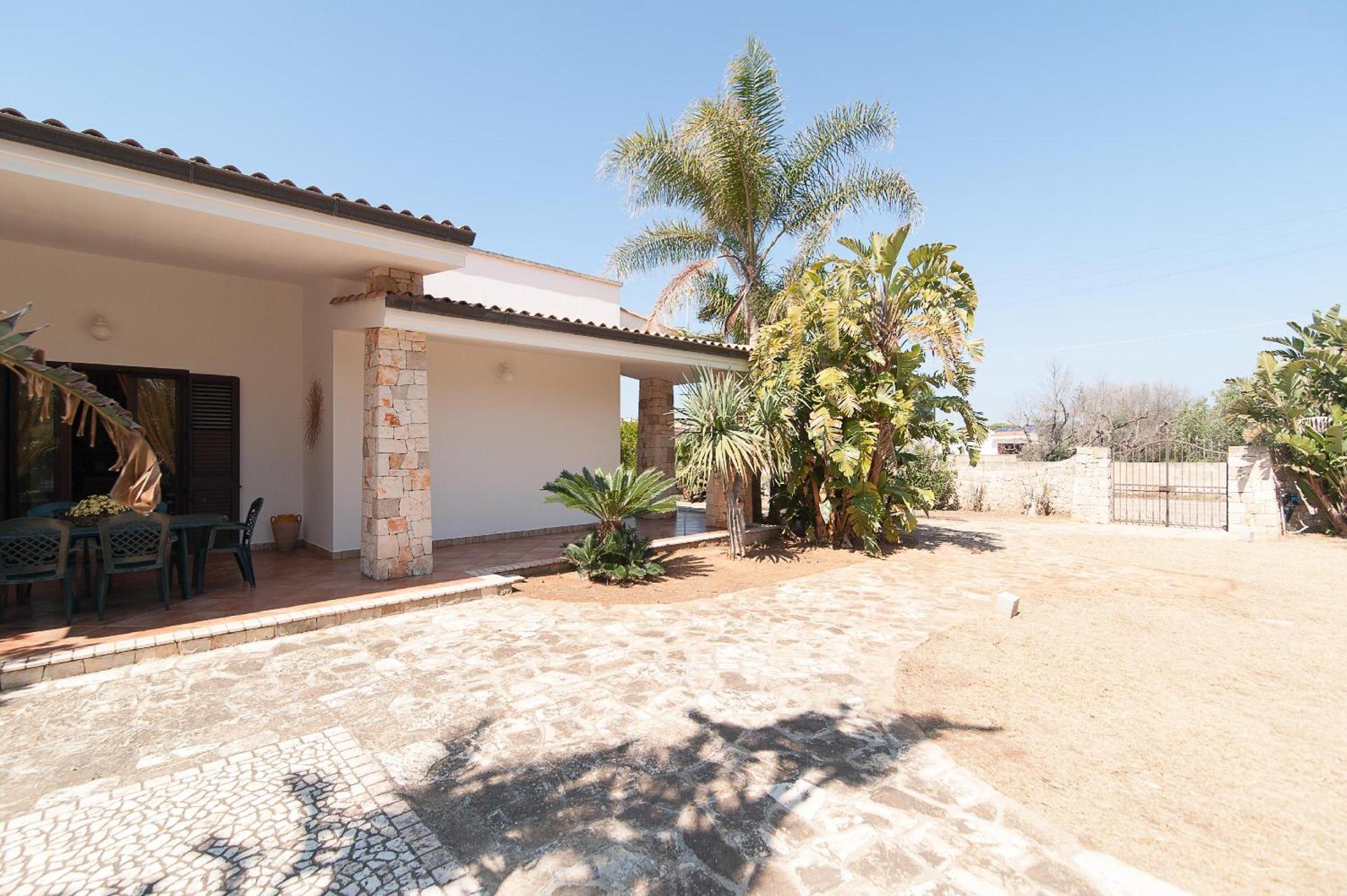 מרינה די מנקוורסה Villa Rose מראה חיצוני תמונה
